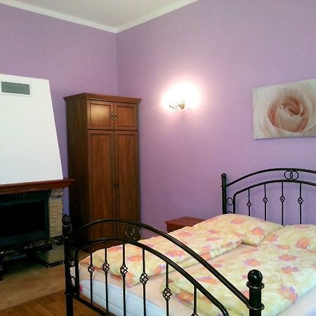 Deluxe Apartments 卡罗维发利 外观 照片